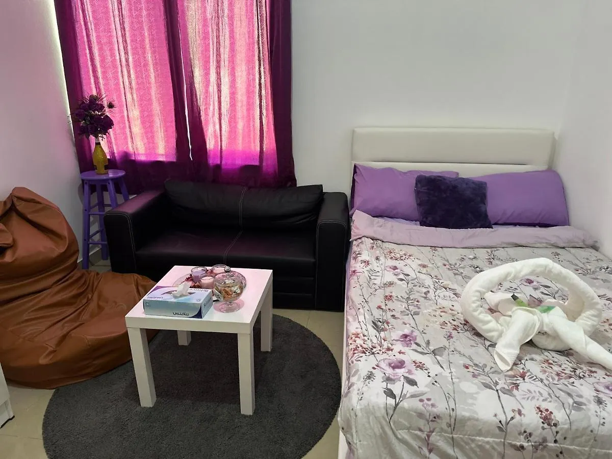 Ferienwohnung The Purple Place Abu Dhabi